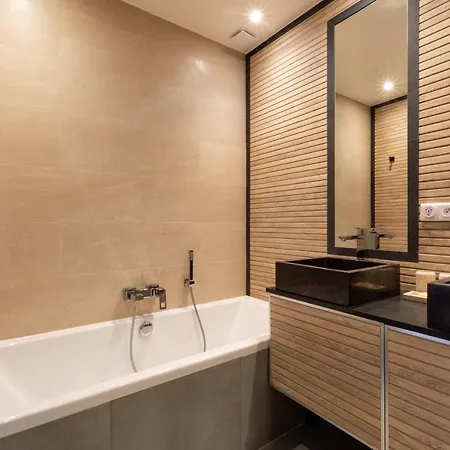 Apartment Luxury - 5 Min Walk From Champs-elysees *