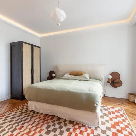 Lägenhet Luxury - 5 Min Walk From Champs-elysees Paris