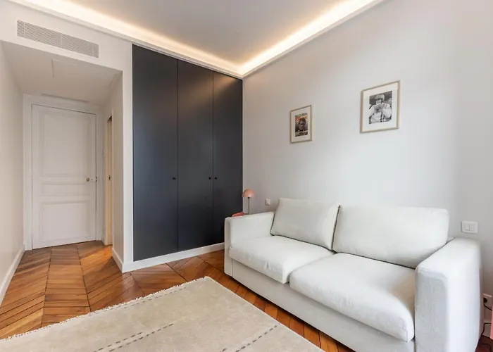 Lägenhet Luxury - 5 Min Walk From Champs-elysees
